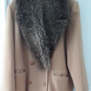 Vintage camel wool long winter coat w/fur collar